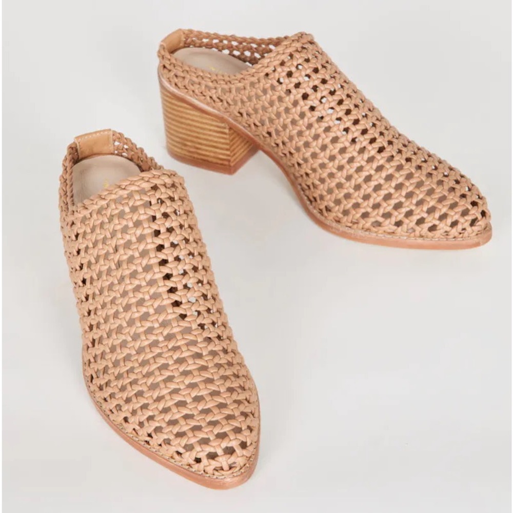 Intentionally Blank Caps Basket Mule